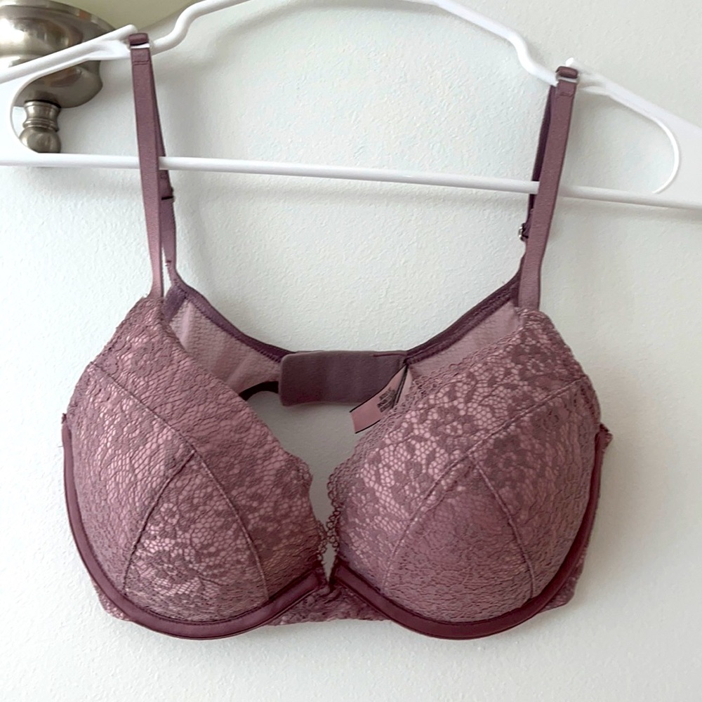 Victoria's Secret Push Up Bra Violet 32 D cup Lace